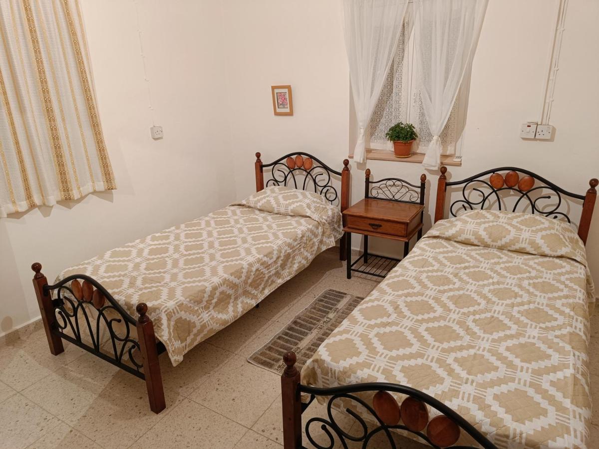 The Grapevine Guest House Paphos Eksteriør billede